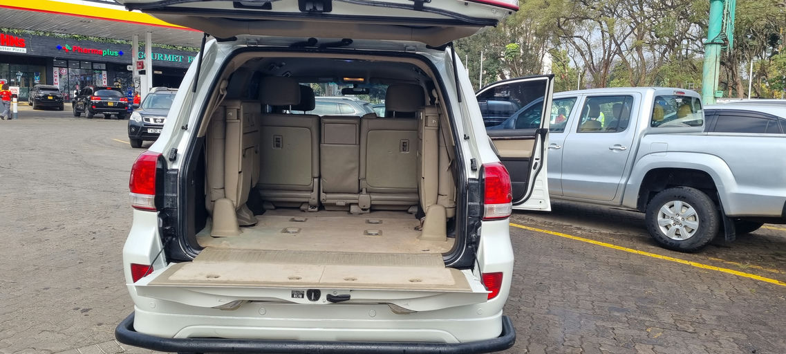  Land Cruiser 200 series photo 4