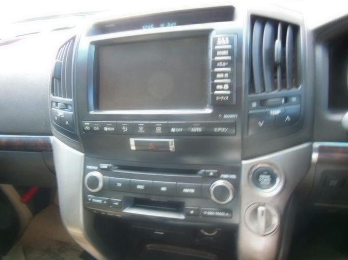 Toyota Land Cruiser 200 series photo 4