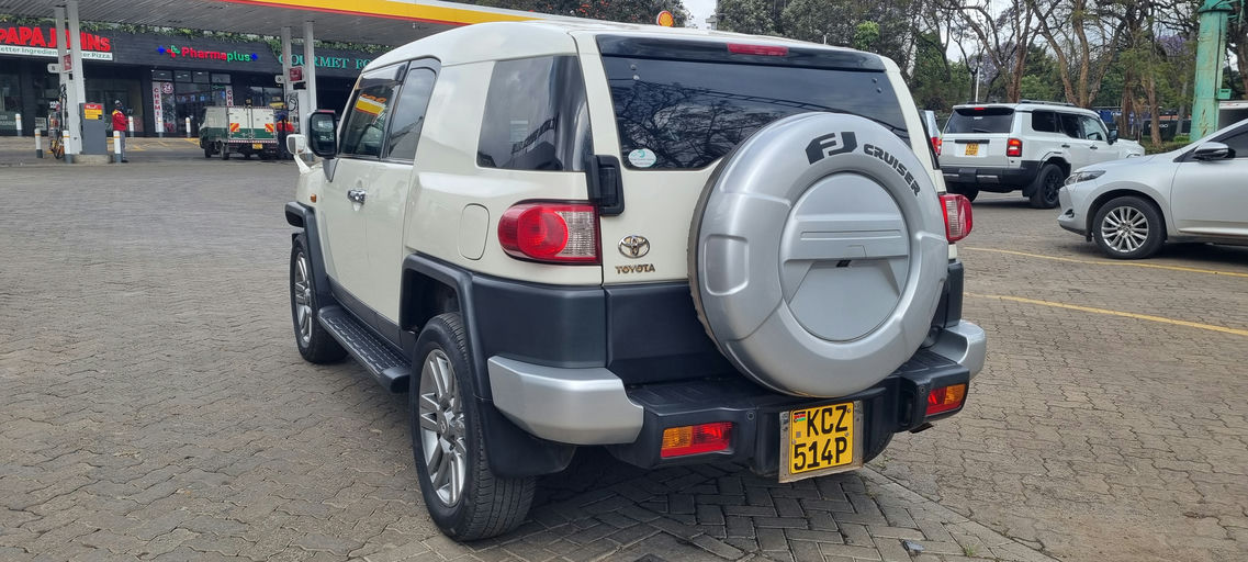  FJ Cruiser  photo 2