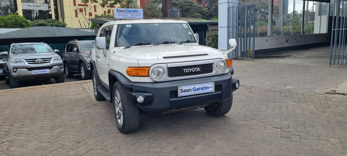 Toyota FJ Cruiser  photo 1