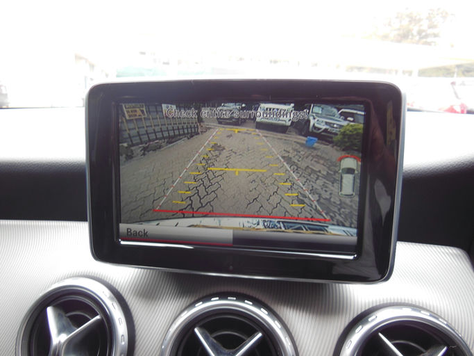 Mercedes-Benz GLA250 photo 3