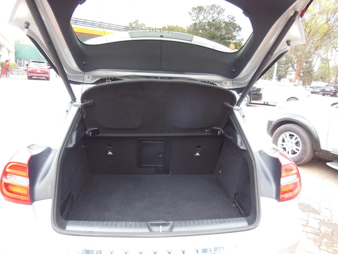 Mercedes-Benz GLA250 photo 5