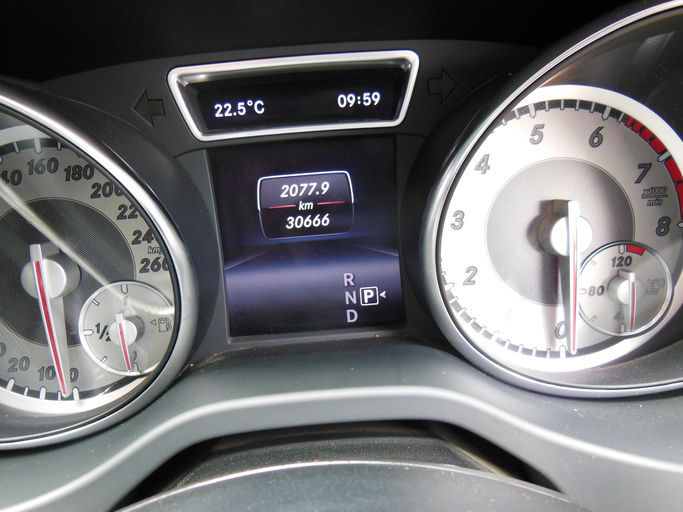 Mercedes-Benz GLA250 photo 6