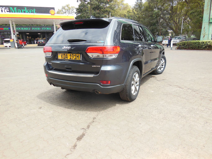 Chrysler  Jeep Cheroke photo 2