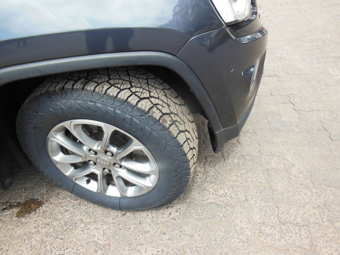 Chrysler  Jeep Cheroke photo 5