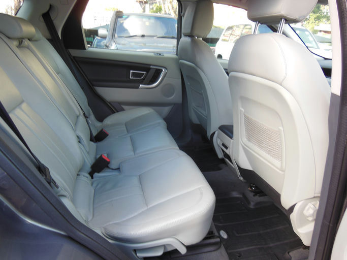 Land Rover Discovery Sport photo 4