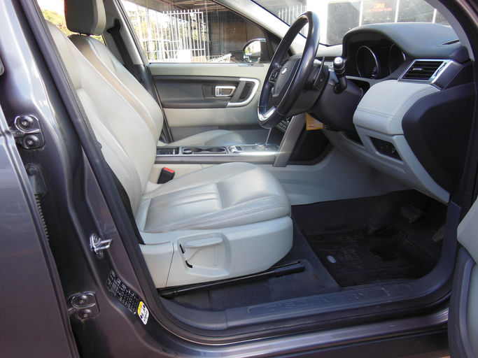 Land Rover Discovery Sport photo 6