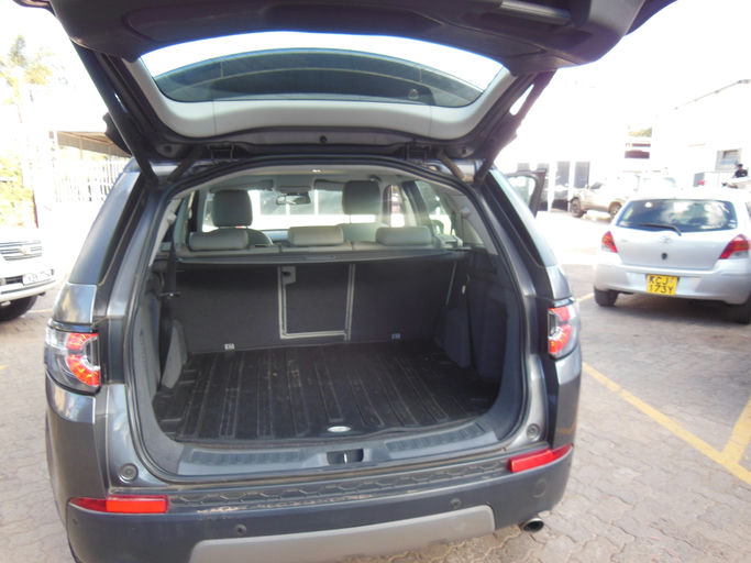 Land Rover Discovery Sport photo 7