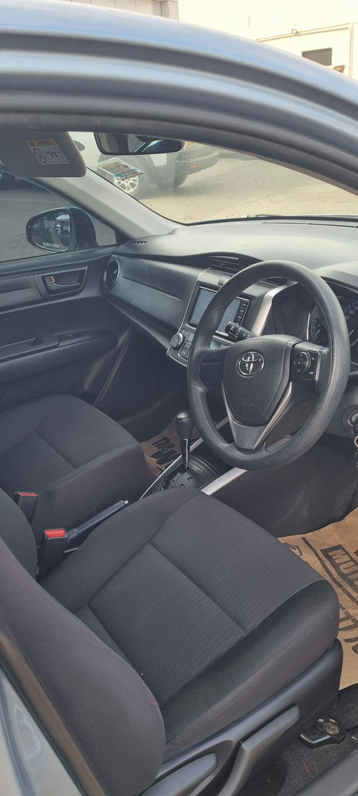 Toyota Fielder Hybrid photo 5