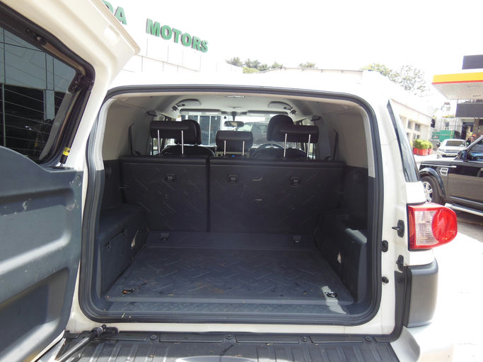 Toyota FJ Cruiser photo 8