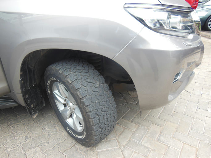 Toyota Prado TXL- 2.8 Turbo diesel photo 2