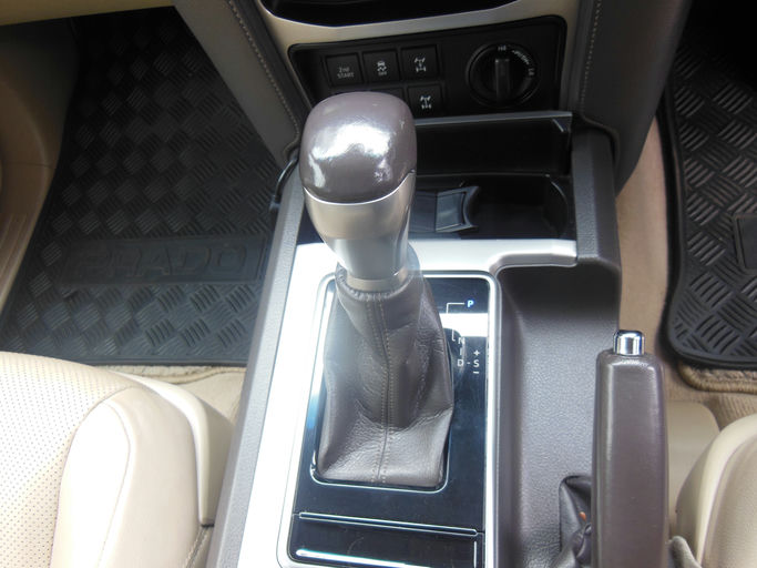 Toyota Prado TXL- 2.8 Turbo diesel photo 5