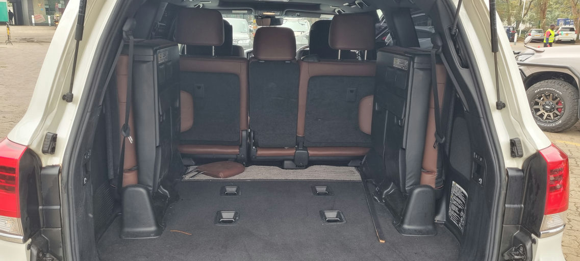 Toyota Land Cruiser photo 6