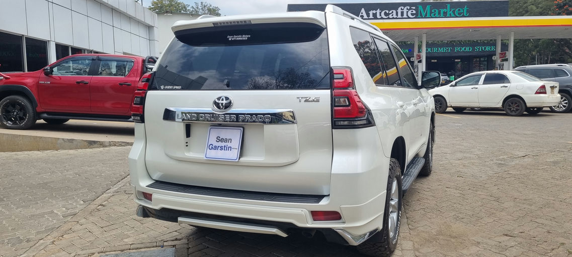 Toyota Prado TXL 2.8 turbo diesel photo 2