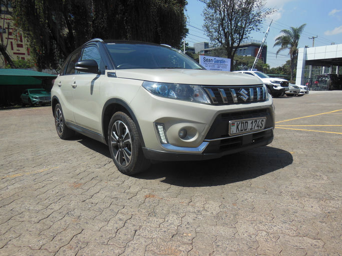 Suzuki Vitara GLX photo 2