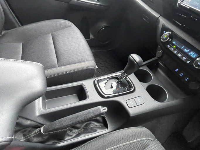 Toyota Hilux Double Cab 2.4 turbo diesel photo 6