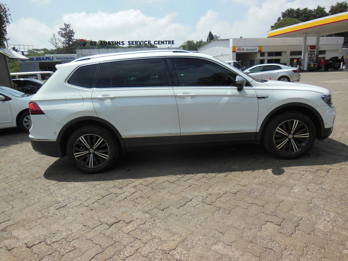 Volkswagen Tiguan Allspace photo 3