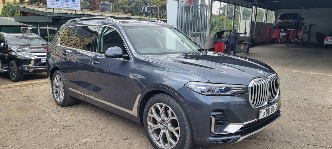 2021 BMW X7