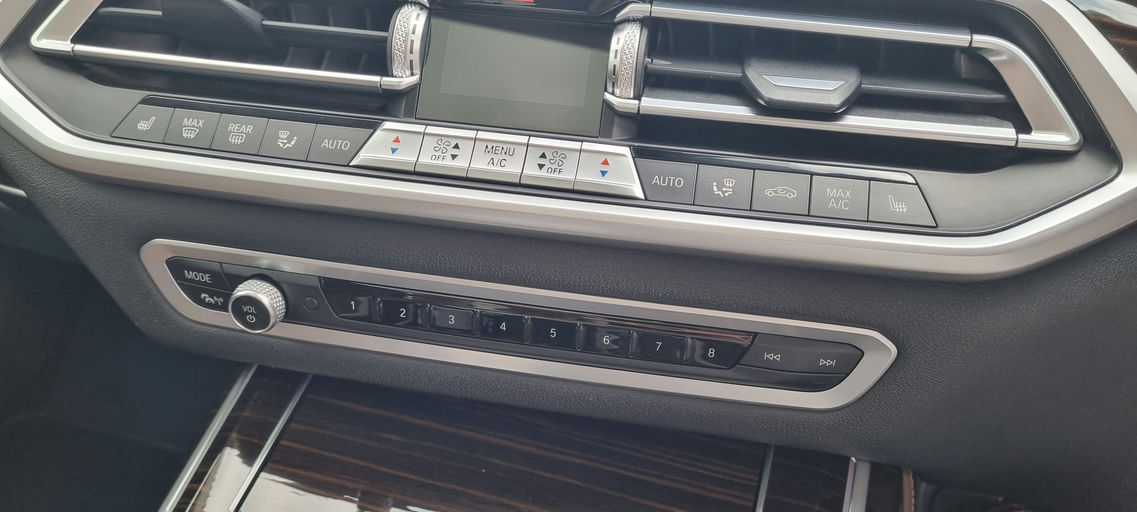 BMW X7 photo 12